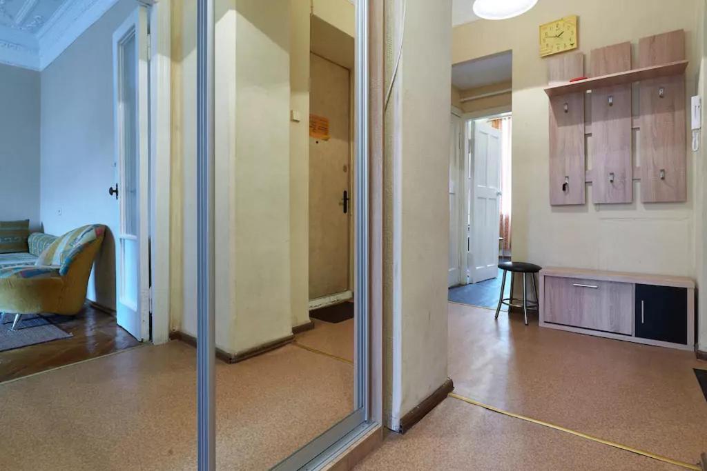 Home Hotel Apartments On Lva Tolstogo Kiev Ngoại thất bức ảnh