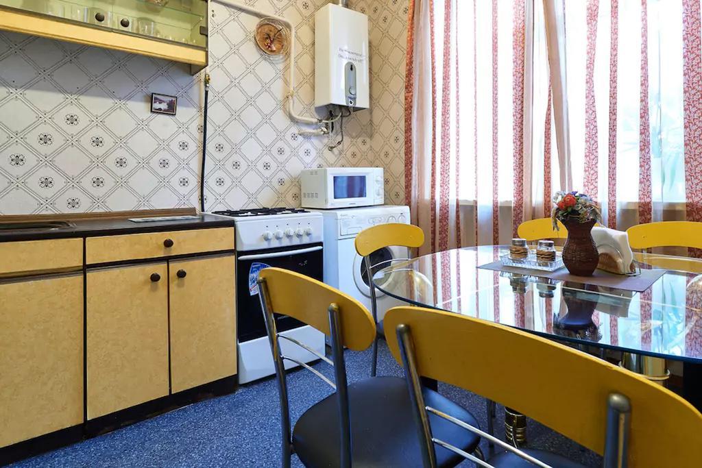 Home Hotel Apartments On Lva Tolstogo Kiev Ngoại thất bức ảnh