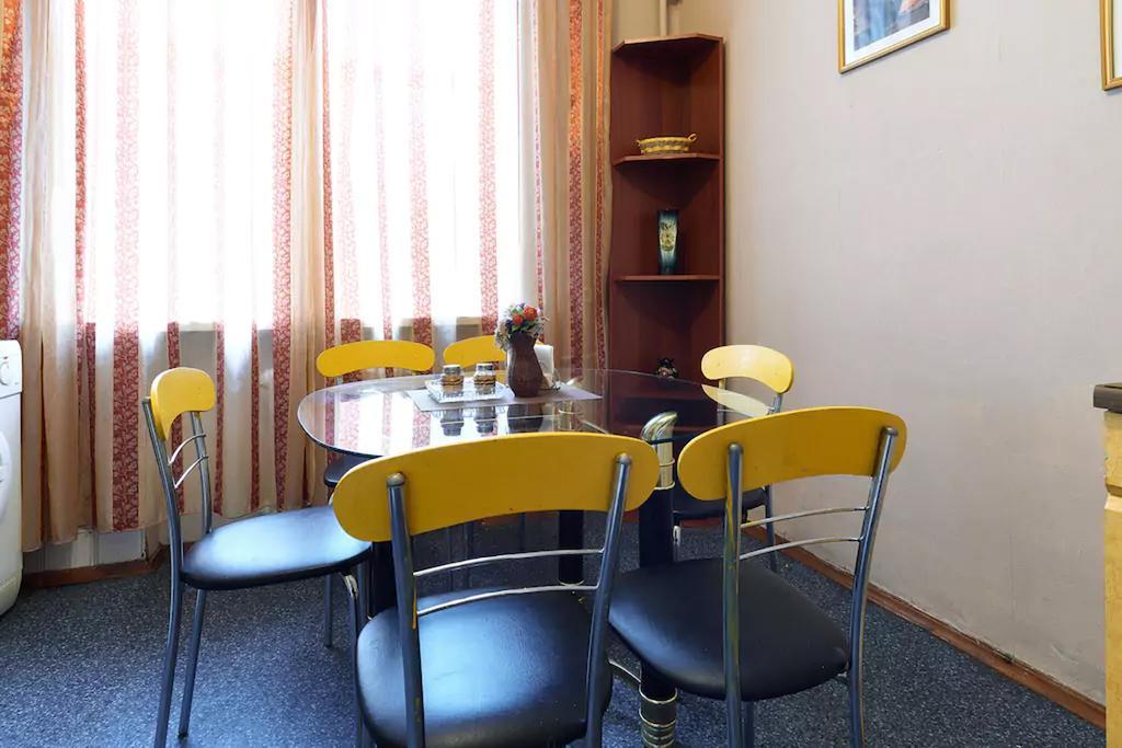 Home Hotel Apartments On Lva Tolstogo Kiev Ngoại thất bức ảnh