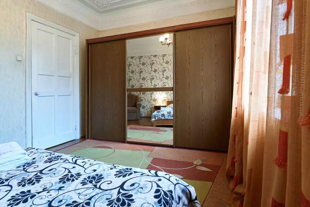 Home Hotel Apartments On Lva Tolstogo Kiev Ngoại thất bức ảnh