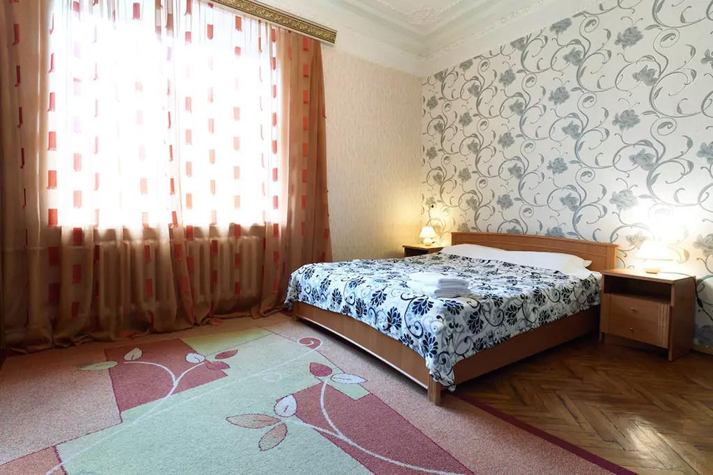 Home Hotel Apartments On Lva Tolstogo Kiev Ngoại thất bức ảnh
