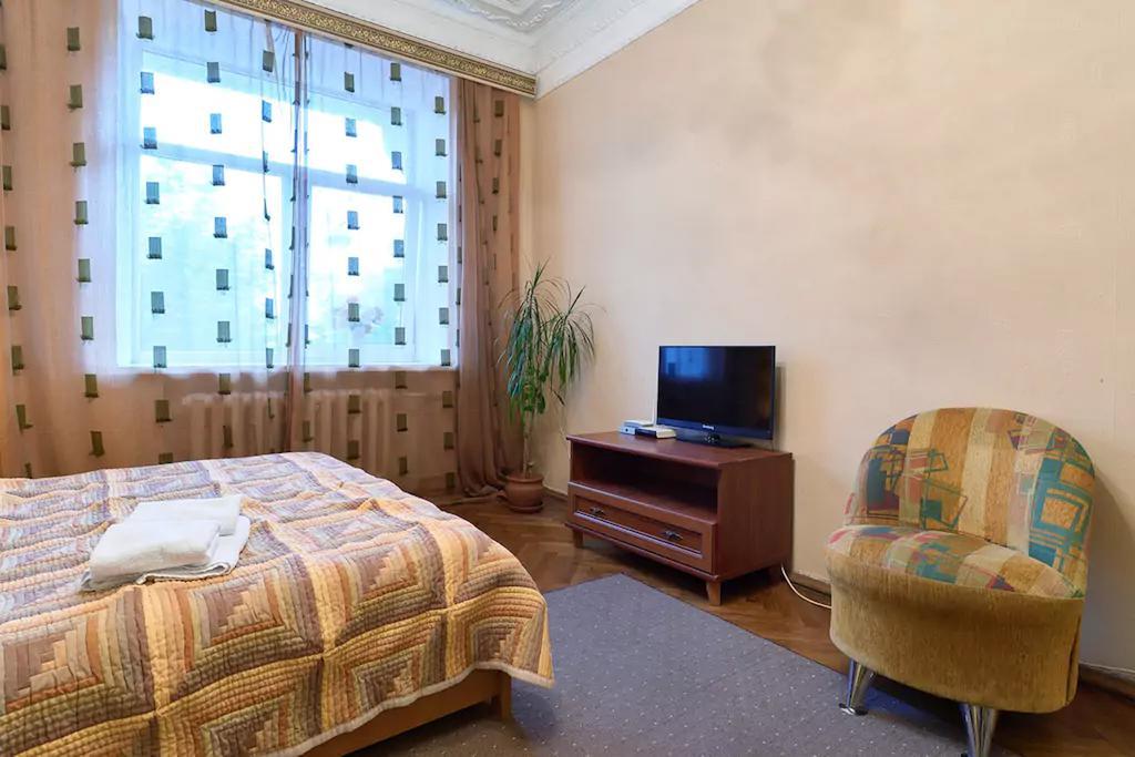 Home Hotel Apartments On Lva Tolstogo Kiev Ngoại thất bức ảnh